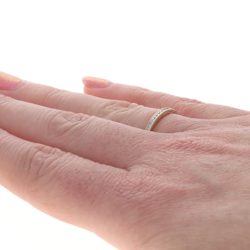 Yellow Gold Diamond Wedding Band - 10k Single .10ctw Ring In Excellent Condition For Sale In Greensboro, NC