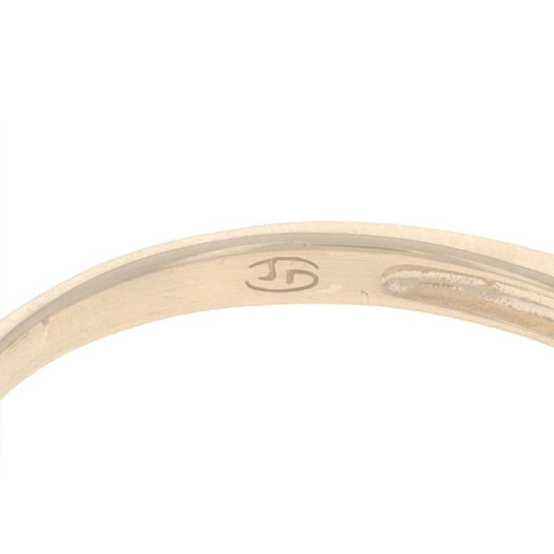 Yellow Gold Diamond Wedding Band - 10k Single .10ctw Ring For Sale 2