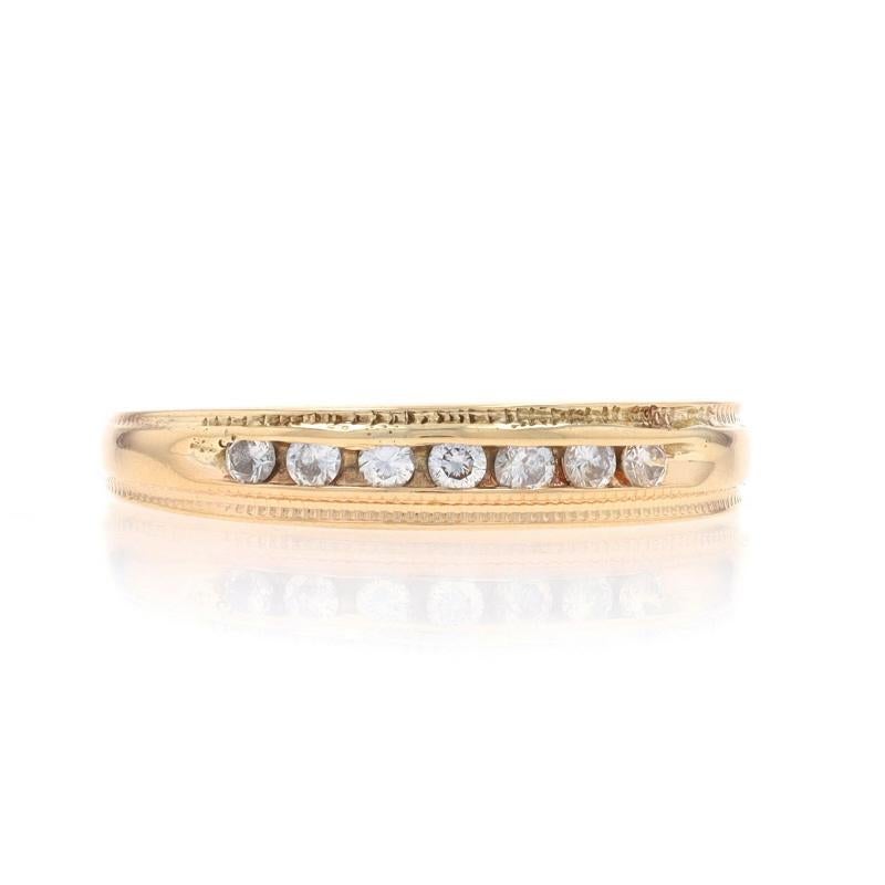 Taille : 6
Frais de taille : Up&Up pour 35 $ ou Down 1/2 pour 35 $.

Contenu du métal : Or jaune 14k

Informations sur les pierres

Diamants naturels
Carat(s) : .16ctw
Coupe : Brillant rond
Couleur : G - H
Clarté : SI1 - SI2

Total des carats :