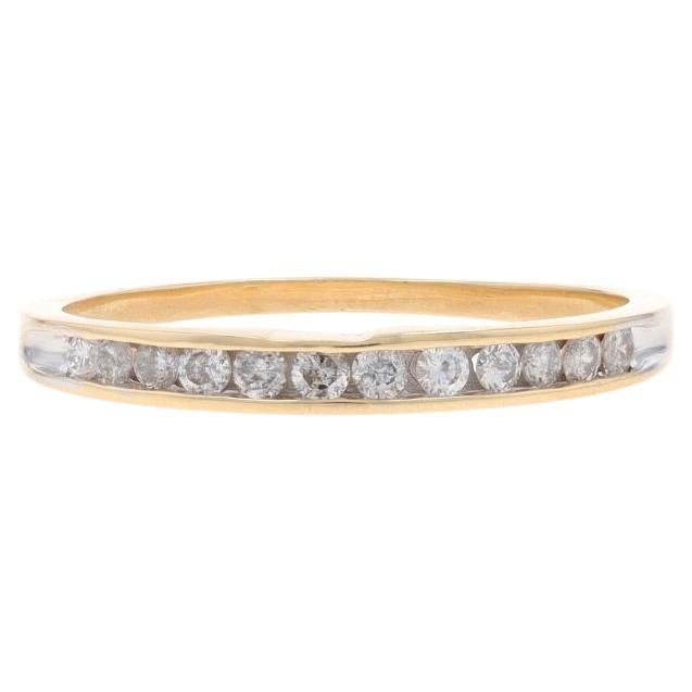 Gelbgold-Diamant-Hochzeitsring - 14k rund .24ctw gezackter Kanalbesetzter Ring im Angebot