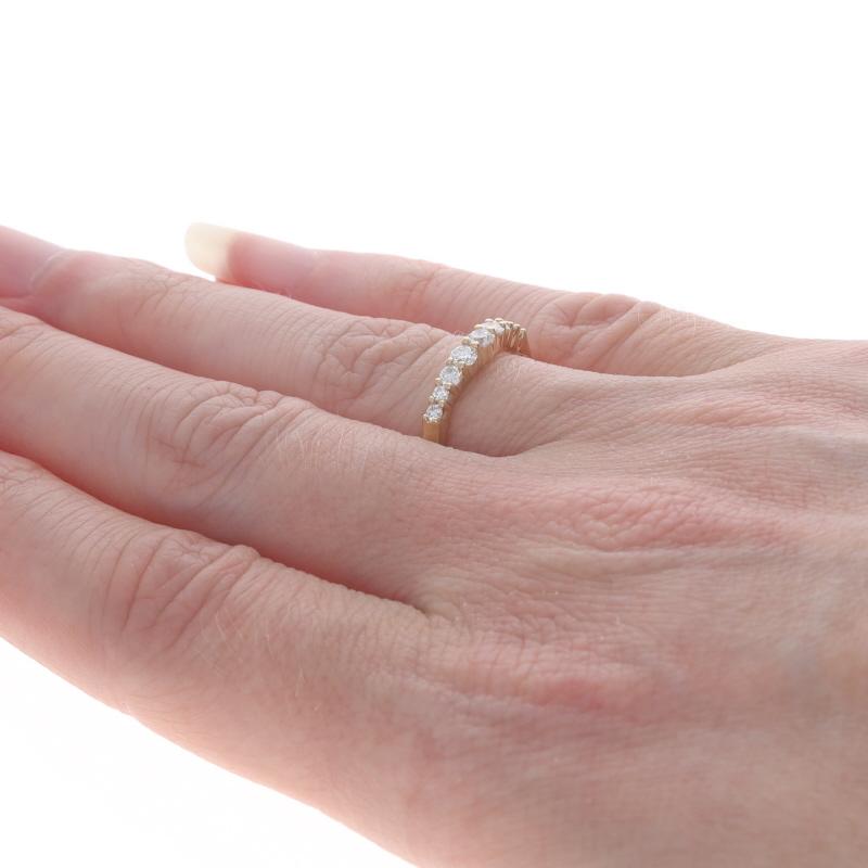 Alliance en or jaune avec diamant - 14k Round .36ctw Contoured Ring Pour femmes en vente