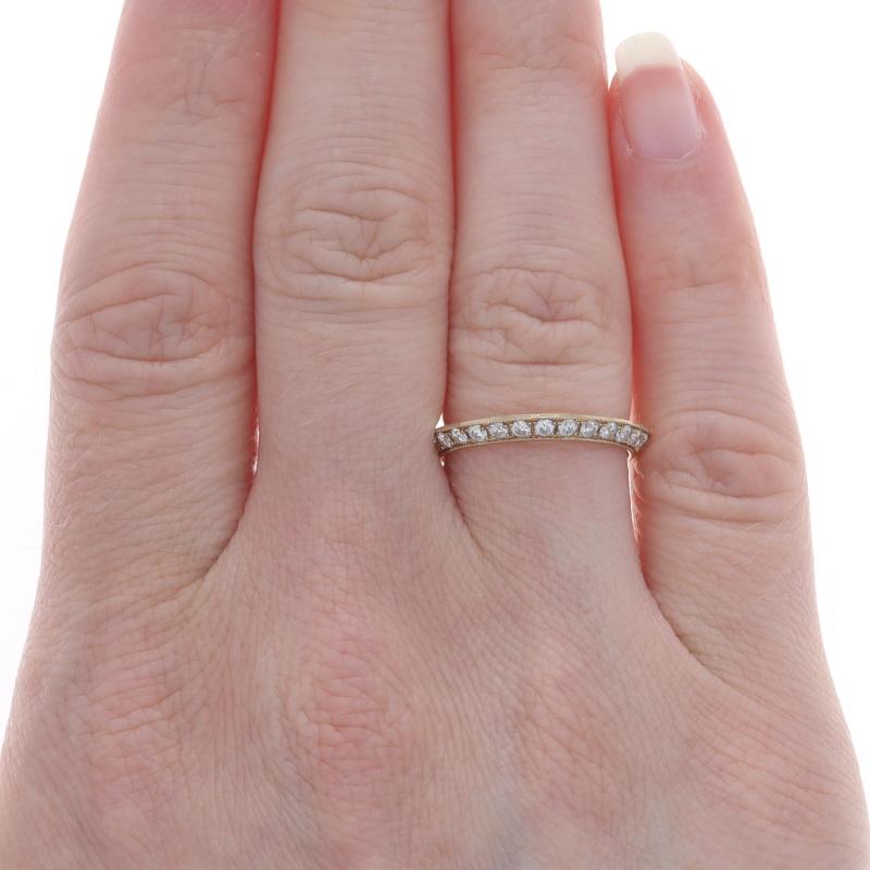 Taille ronde Alliance en or jaune avec diamant - 14k Round .40ctw Angled Milgrain Ring Sz 6 en vente