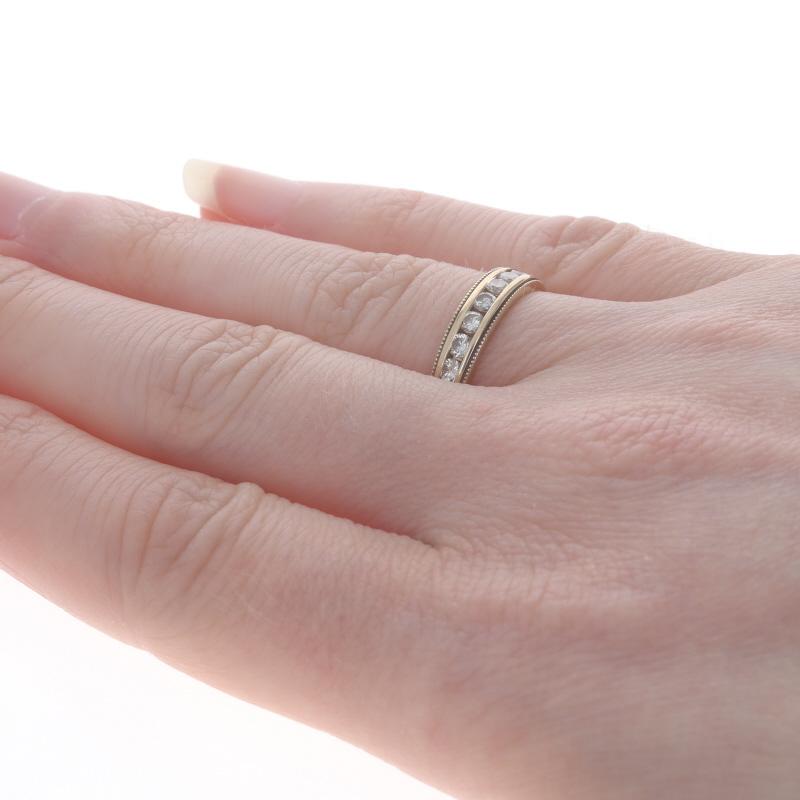 Alliance en or jaune avec diamant - 14k Rond .50ctw Channel Set Milgrain Ring Pour femmes en vente