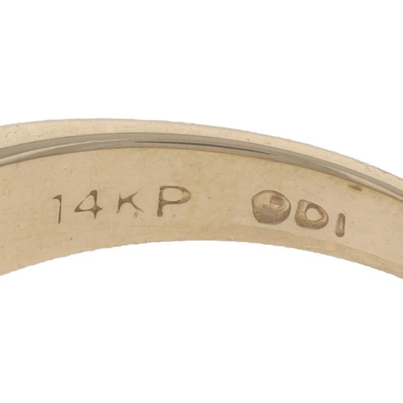 Alliance en or jaune avec diamant - 14k Rond .50ctw Channel Set Milgrain Ring en vente 2