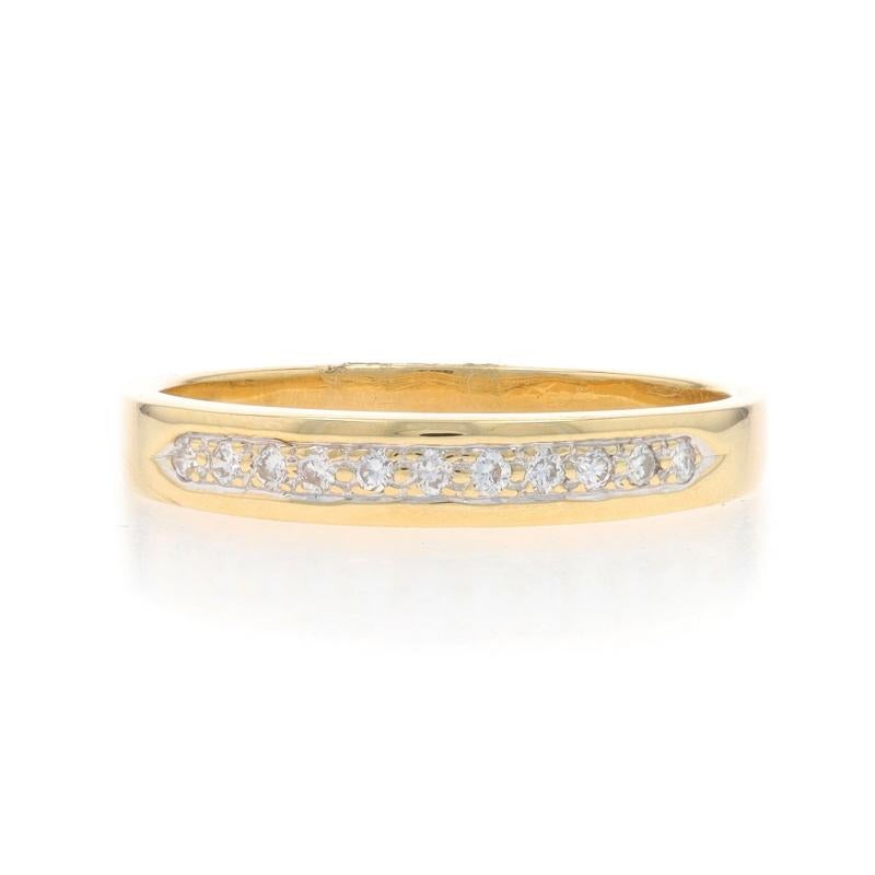 Dimensione: 6 1/2
Costo della taglia: Up 2 taglie per $35 o Down 1 taglia per $35

Contenuto metallico: Oro giallo 14k e oro bianco 14k

Informazioni su A. Stone

Diamanti naturali
Carati: .10ctw
Taglio: Rotondo brillante
Colore: G - H
Chiarezza: