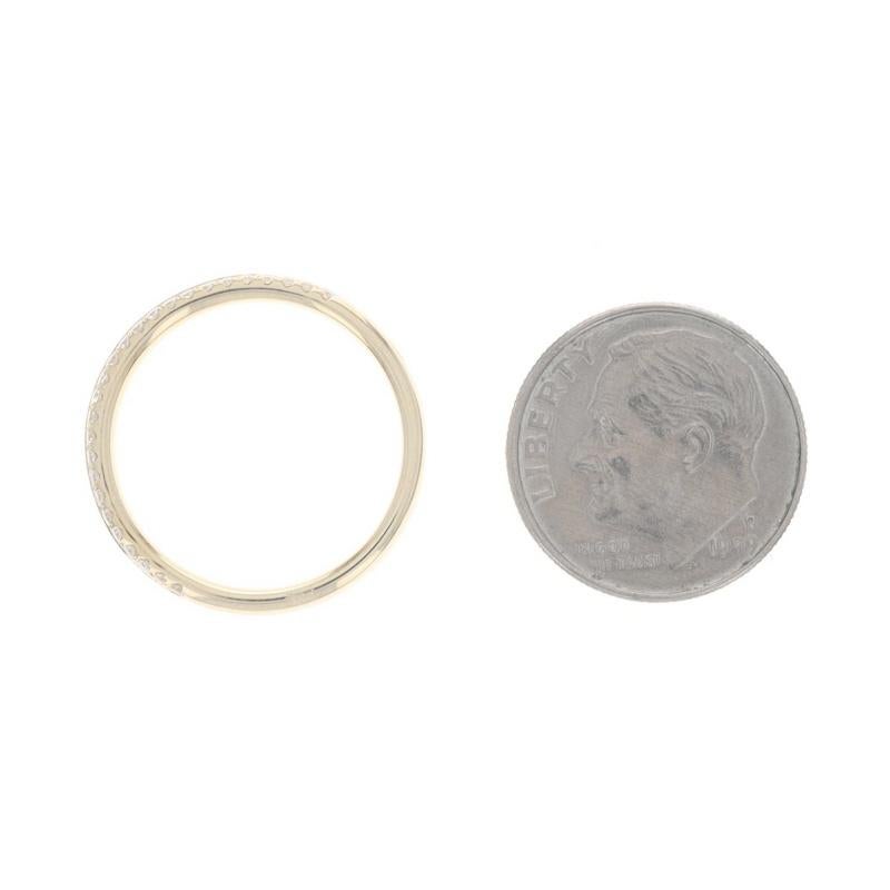 Alliance en or jaune avec diamant - 14k Bague empilable avec diamant rond brillant .16ctw en vente 1