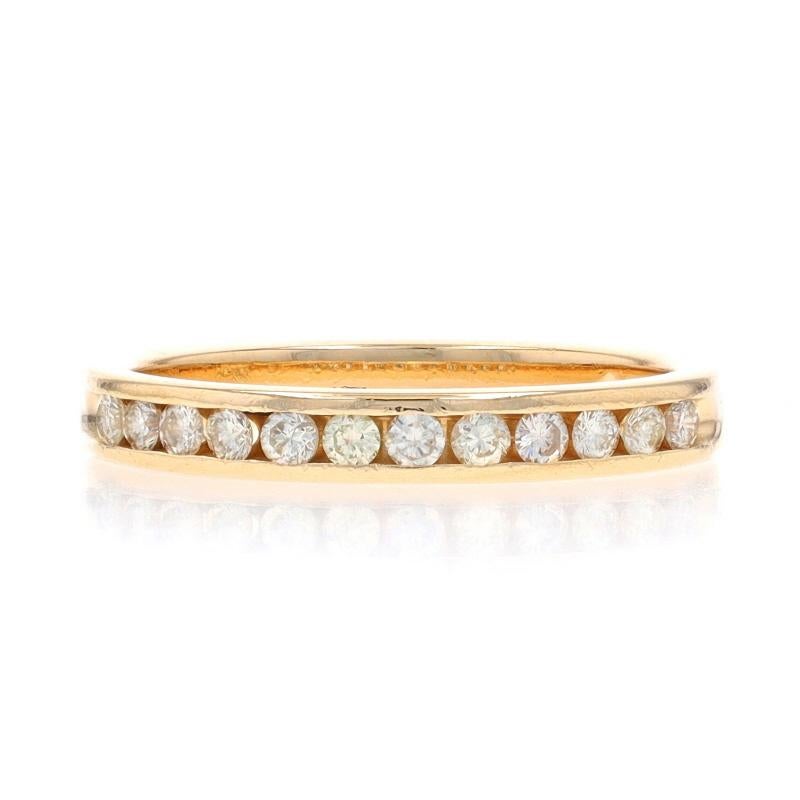 Taille : 6 1/4
Frais de taille : Up&Up pour 30 $ ou Down pour 30 $.

Contenu du métal : Or jaune 14k

Informations sur les pierres

Diamants naturels
Carat(s) : .26ctw
Coupe : Brillant rond
Couleur : H - I
Clarté : SI1 - SI2

Total des carats :