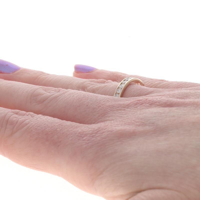 Alliance en or jaune avec diamant - 14k Bague à canaux avec diamant rond brillant de 0,47ctw Pour femmes en vente