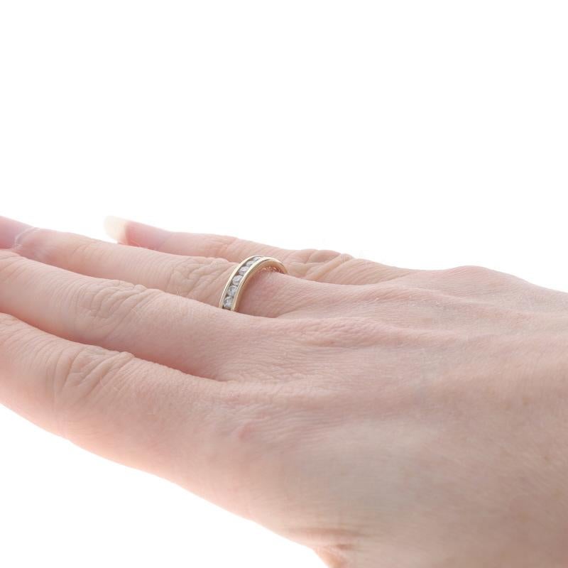 Alliance en or jaune avec diamant - 14k Bague avec diamant rond brillant de 0,50ctw Channel Set Pour femmes en vente