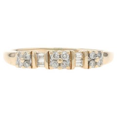 Fede nuziale in oro giallo con diamanti - Anello 14k con diamante rotondo e baguette da 0,25 ct.