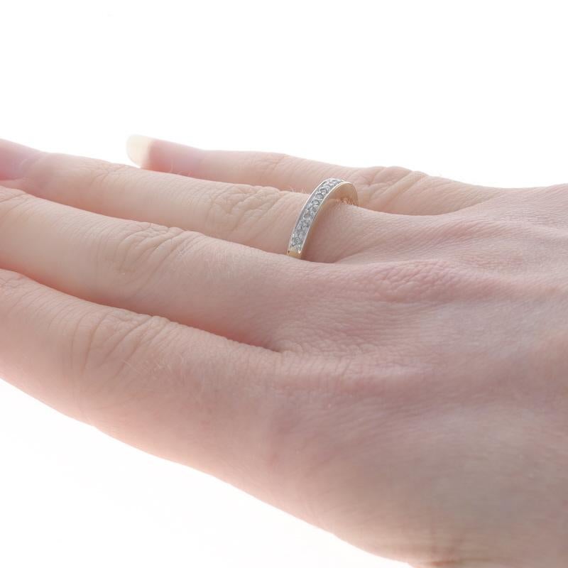 Alliance en or jaune avec diamant - 14k Single Cut .10ctw Ring Pour femmes en vente
