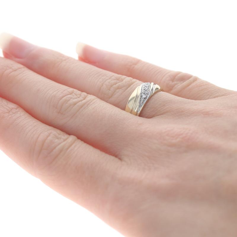 Women's or Men's Yellow Gold Diamond Wedding Band - 14k Single Cut Ring For Sale