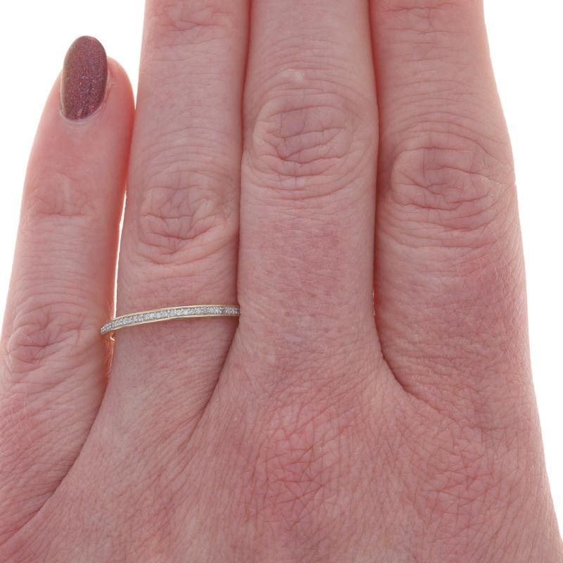 Alianza de oro amarillo con diamantes 7 1/2