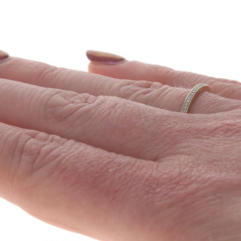 De las mujeres Alianza de oro amarillo con diamantes 7 1/2