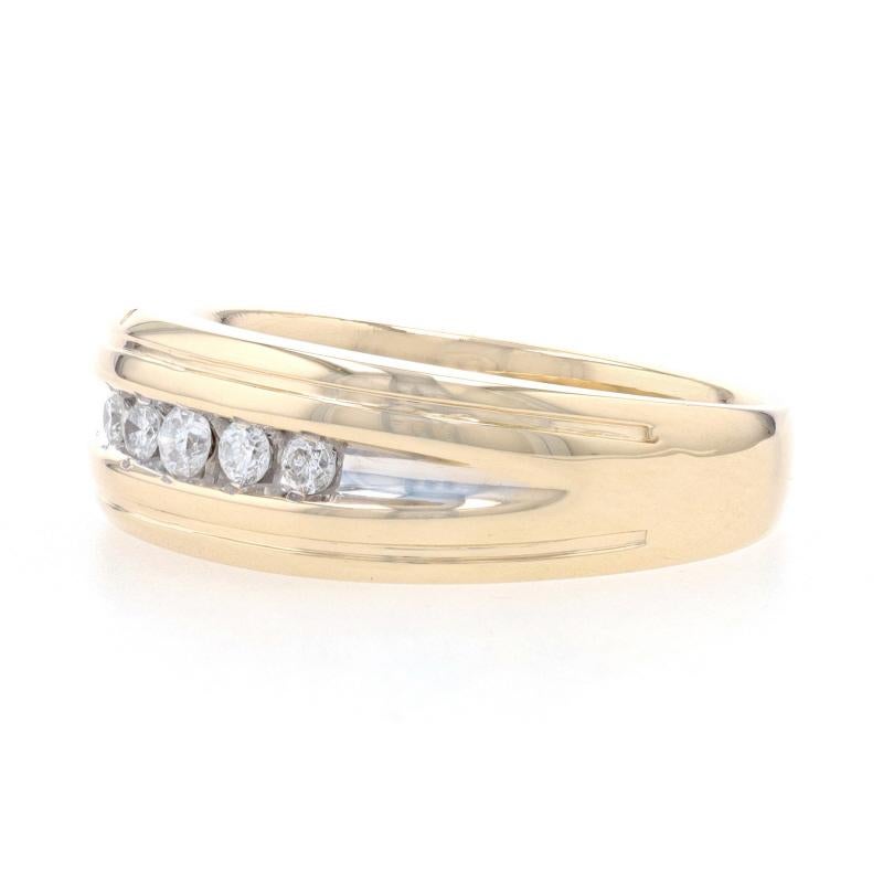 Yellow Gold Diamond Wedding Men's Band - 14k Round Cut .25ctw Five-Stone Ring In Excellent Condition In Greensboro, NC