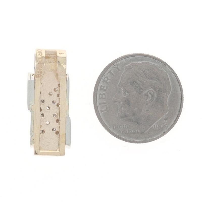 Ciondolo a forma di cluster di diamanti in oro giallo 14k con diamanti tondi e brillanti da 0,27 ct. In condizioni ottime in vendita a Greensboro, NC