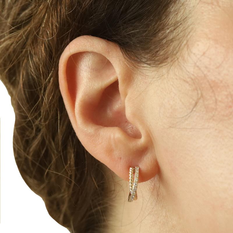 Taille ronde Yellow Gold Diamond X Half-Hoop Earrings 14k Round Brilliant .22ctw Pierced en vente