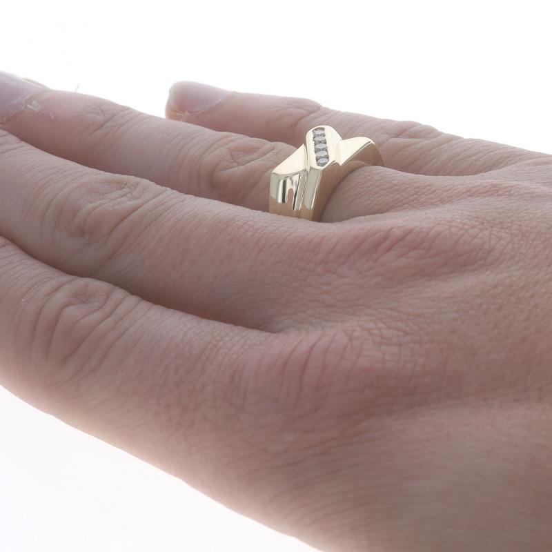Yellow Gold Diamond X Men's Ring - 10k Round Brilliant .25ctw Crossover For Sale 1