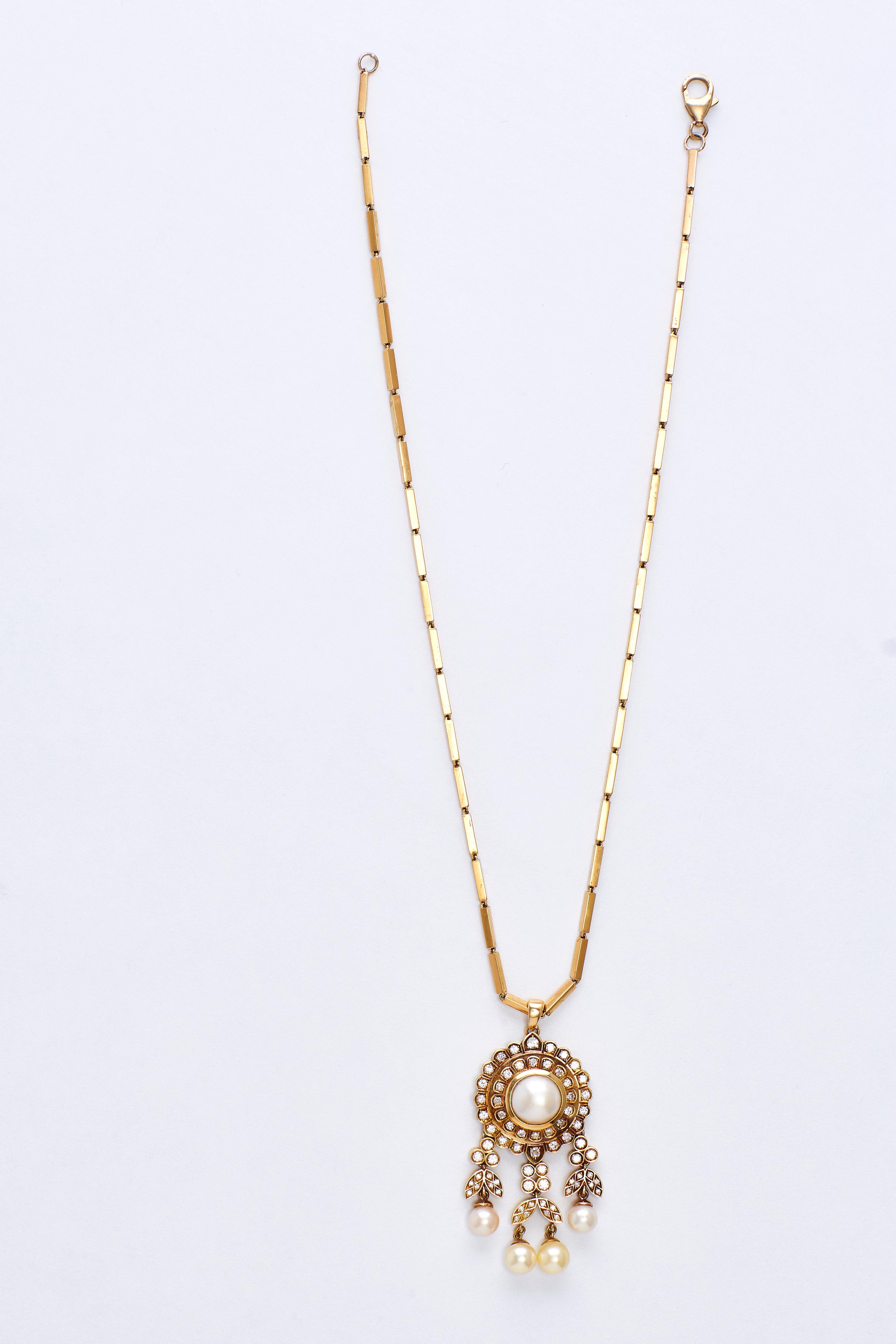 Women's Yellow Gold Diamonds and Pearls Necklace For Sale