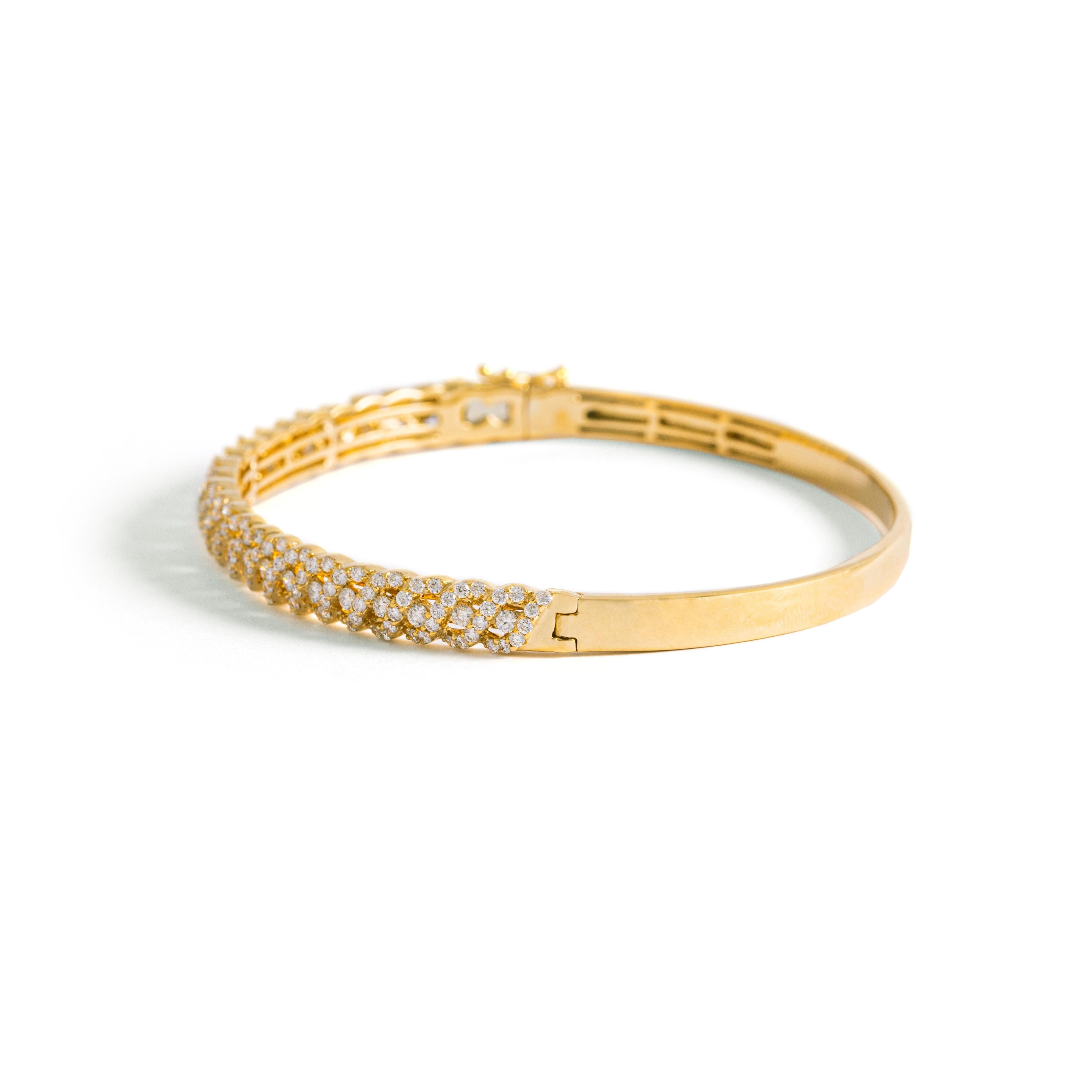 Bracelet jonc en or jaune avec diamants Neuf - En vente à Geneva, CH