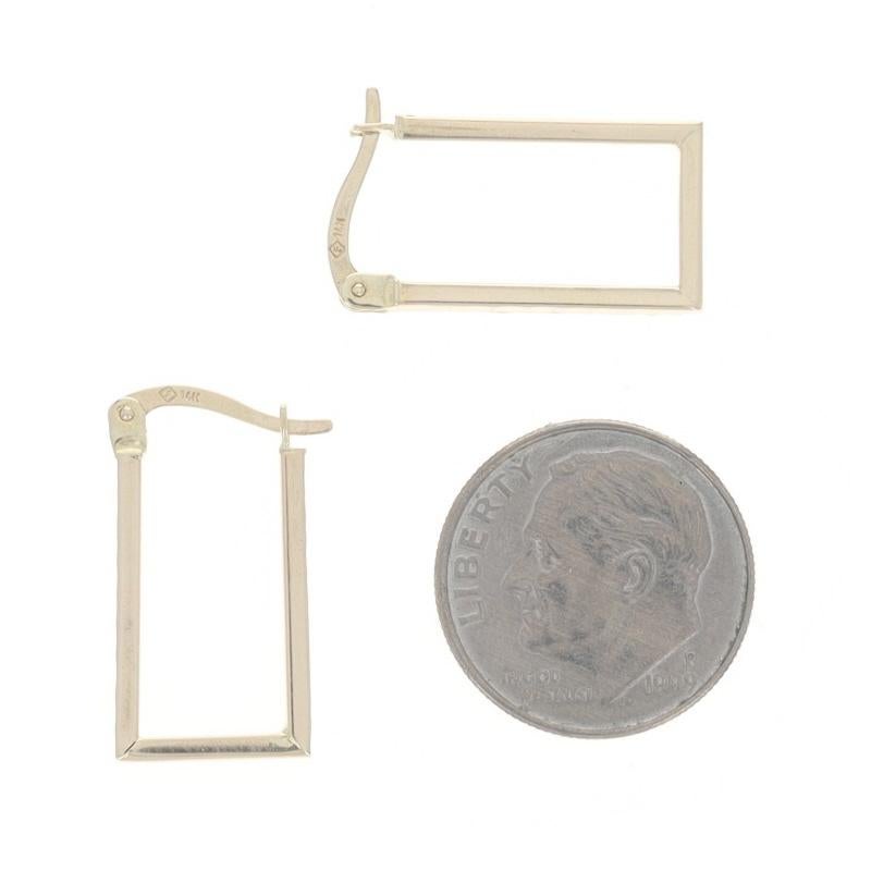 Yellow Gold Dimpled Rectangular Hoop Earrings - 14k Geometric Pierced In Excellent Condition For Sale In Greensboro, NC