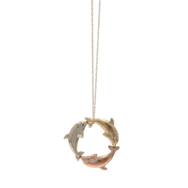 Contenu du métal : Or jaune 10k et or rose 10k

Style de chaîne : Prince de Galles
Style du collier : Chaîne
Type de fermeture : Fermoir à anneau à ressort
Thème : Trio de dauphins, vie marine

Mesures

Point 1 : Pendentif
Hauteur (à partir de