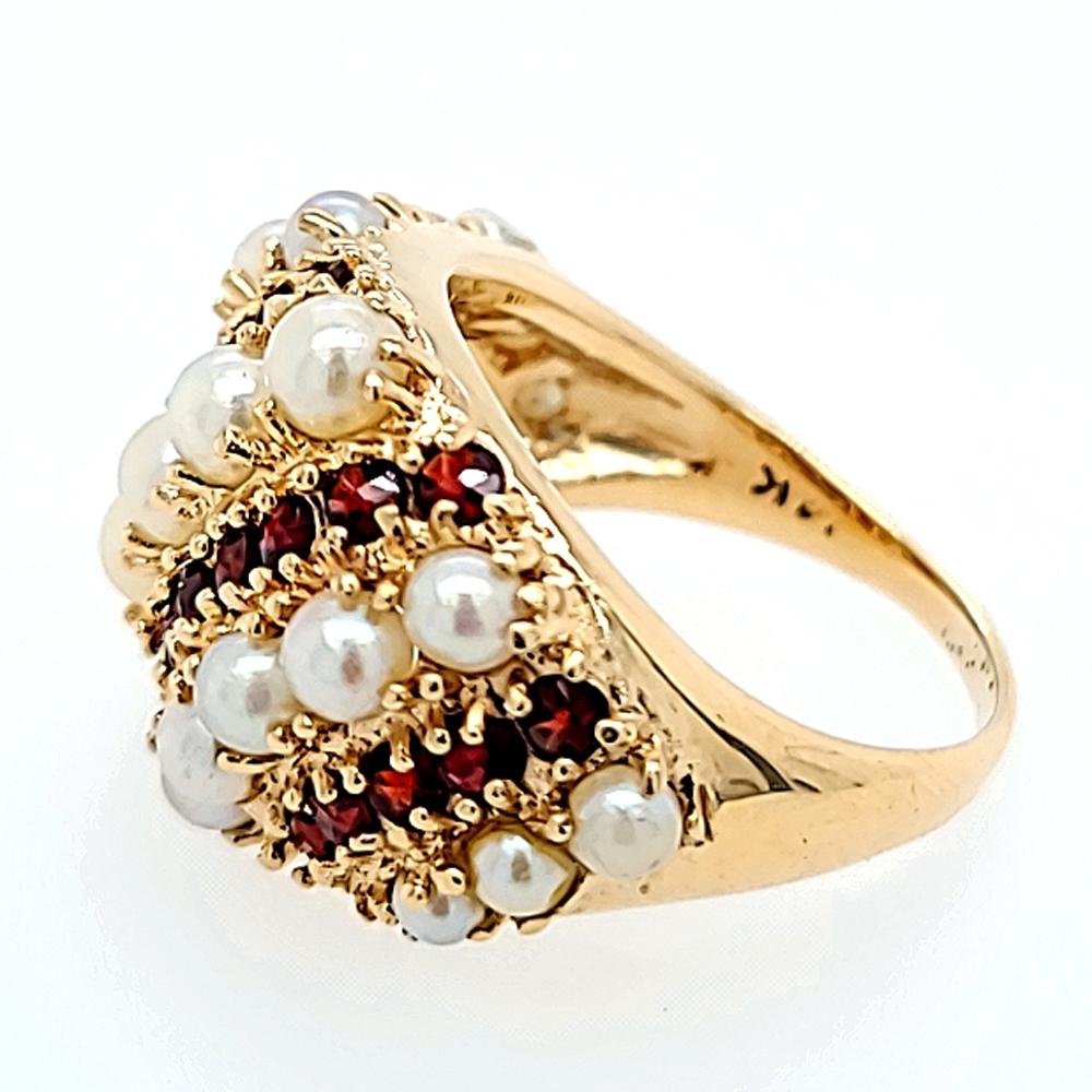 Yellow Gold Domed Pearl and Garnet Ring In Good Condition For Sale In Coral Gables, FL