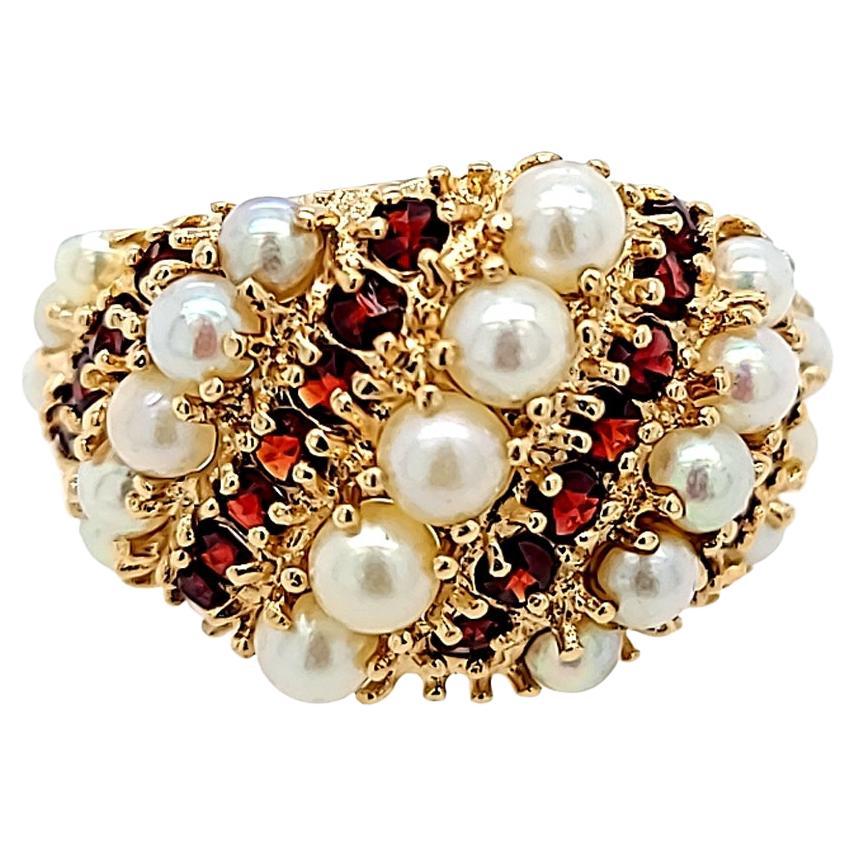 Gelbgold-Ring mit gewölbter Perle und Granat