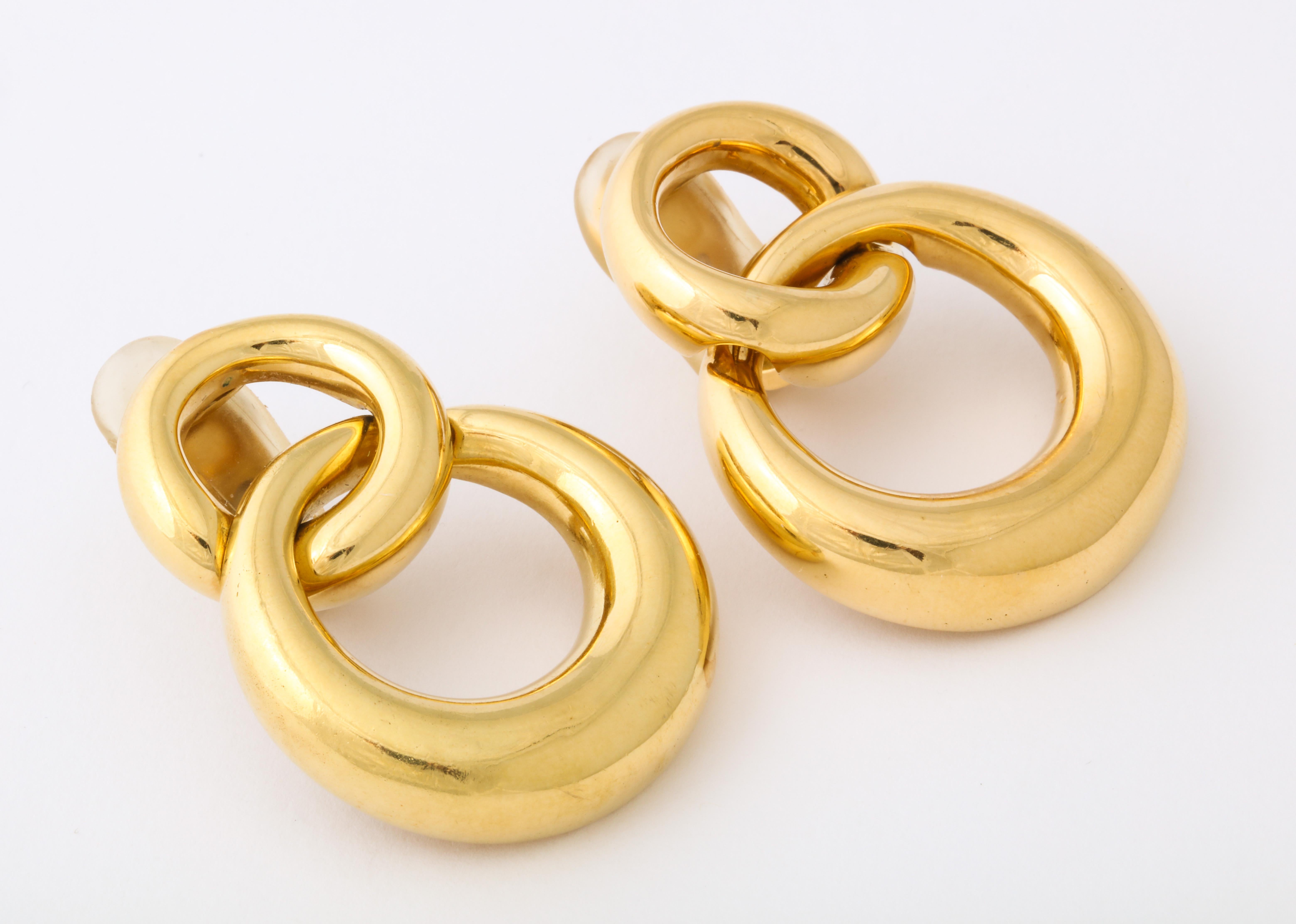 Yellow Gold Door Hanging Earclips In Good Condition For Sale In Bal Harbour, FL