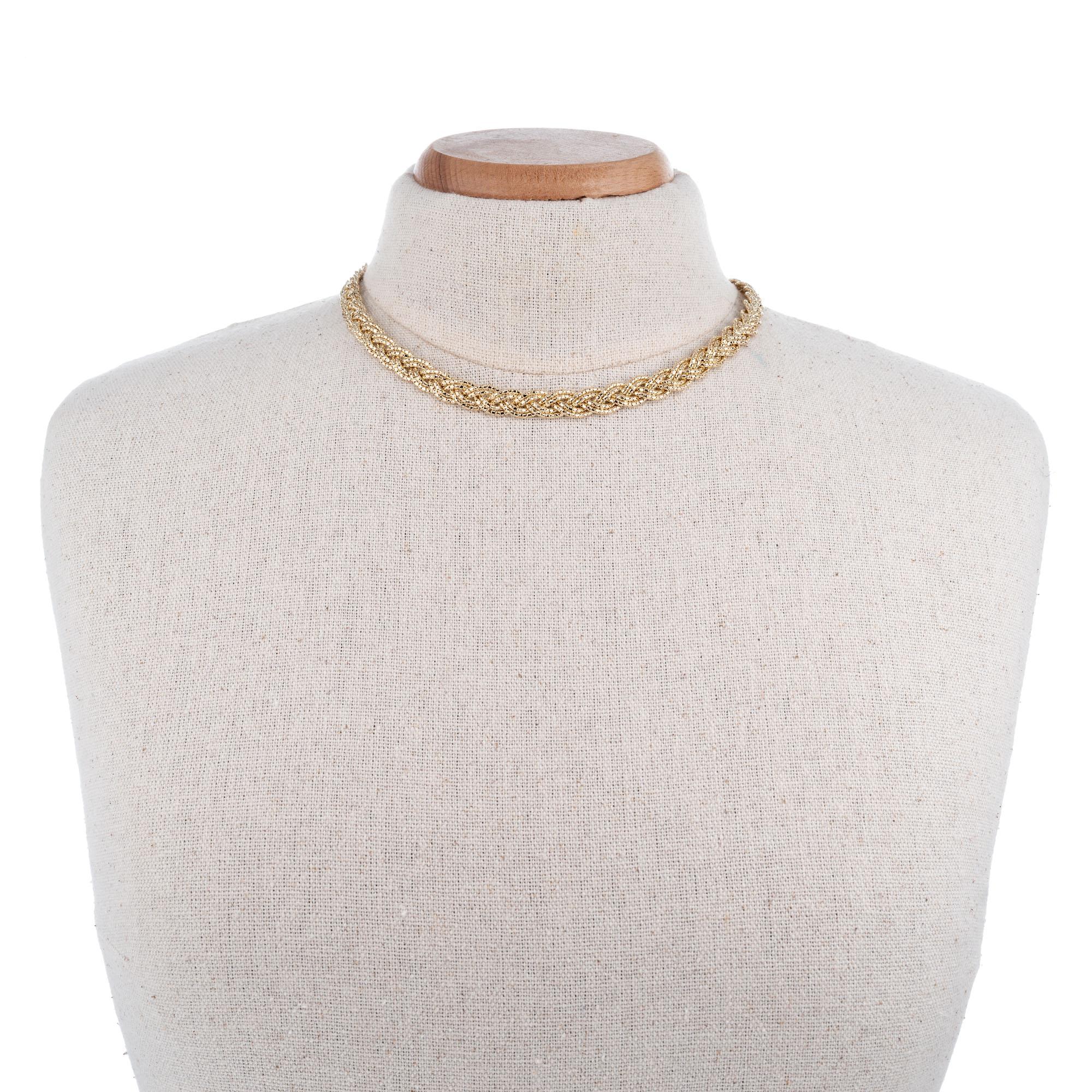 Halskette aus Gelbgold mit doppelter geflochtener Kette im Angebot 2