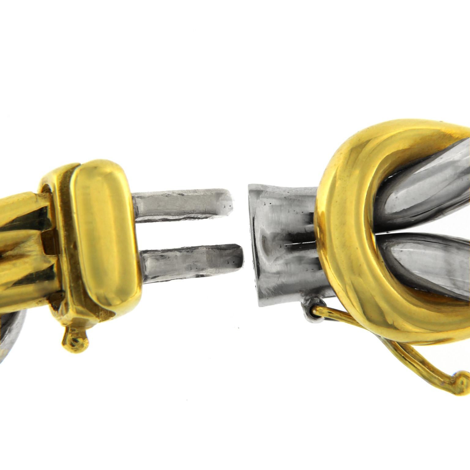 Gelbgold-Halskette mit doppeltem Knoten, 18 Karat im Zustand „Neu“ im Angebot in Milano, Lombardia