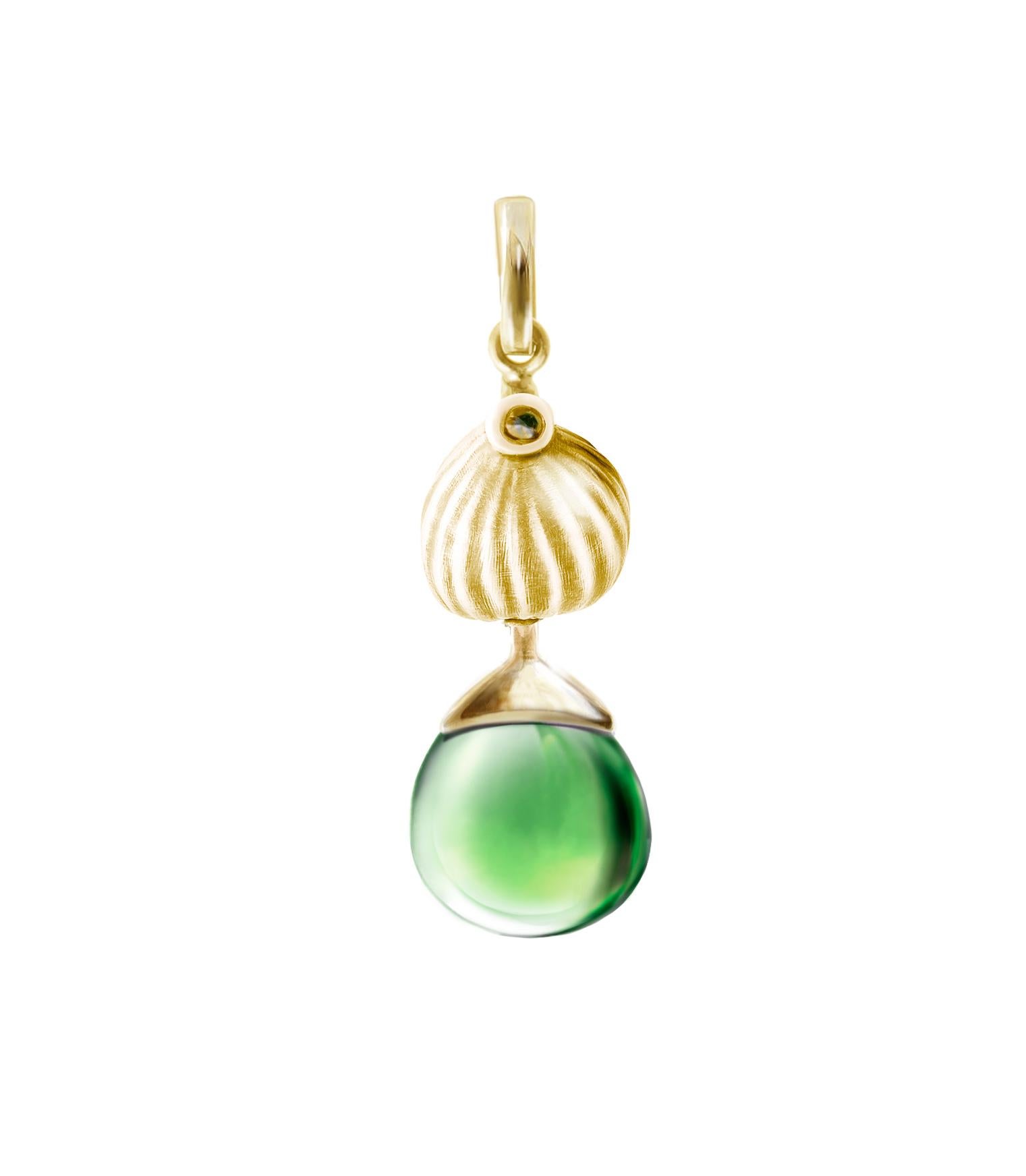 Yellow Gold Drop Fig Garden Pendant Necklace with Green Amber For Sale 1