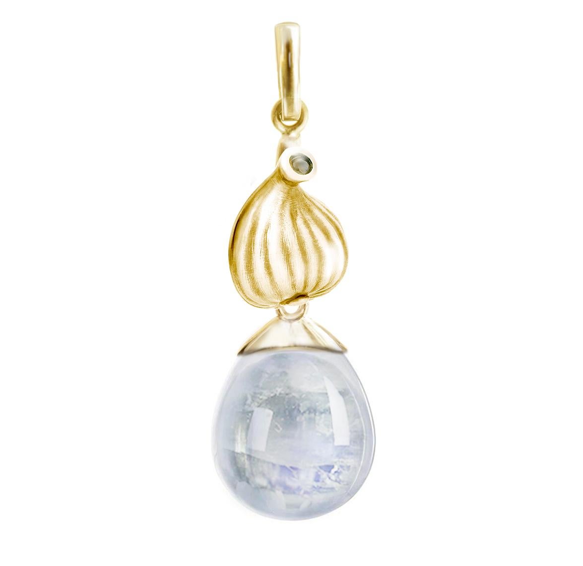 This Fig Garden drop pendant necklace is crafted in 14 karat yellow gold and features a natural moonstone. The gem drop is designed to allow light to pass through, giving it a radiant appearance. The necklace measures approximately 4 cm in length