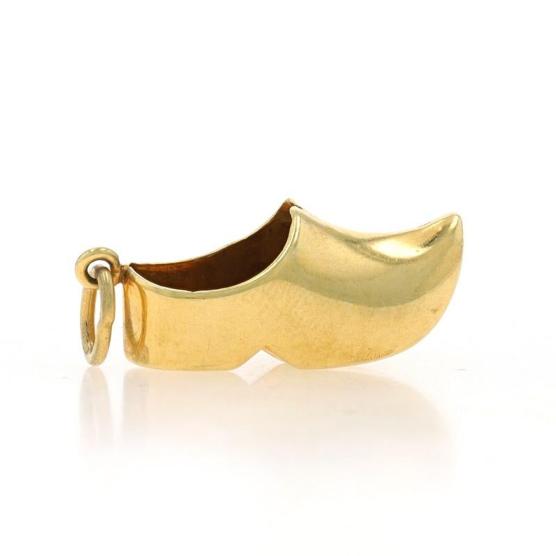 Yellow Gold Dutch Clog Shoe Charm - 14k Footwear Holland Souvenir In Excellent Condition For Sale In Greensboro, NC