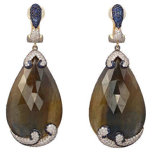 Yellow Gold Earring with Off-White Diamond, Blue Sapphire and Wonder Sapphire