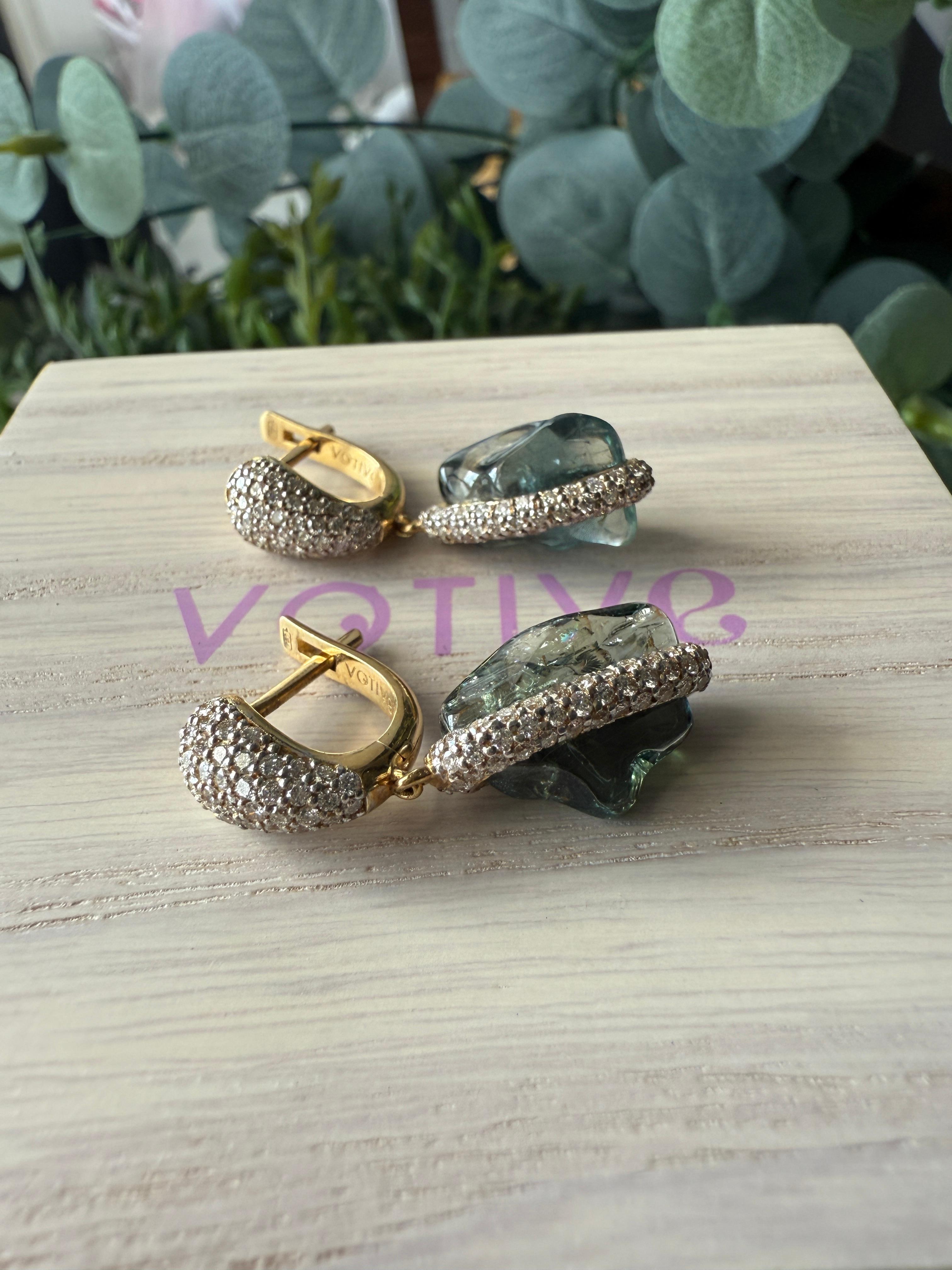 Yellow Gold Earring with White Diamonds and Sapphire For Sale 7