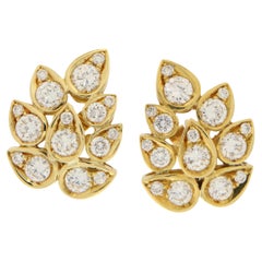 Vintage Yellow gold earrings with 2.64 ct brilliant cut diamonds