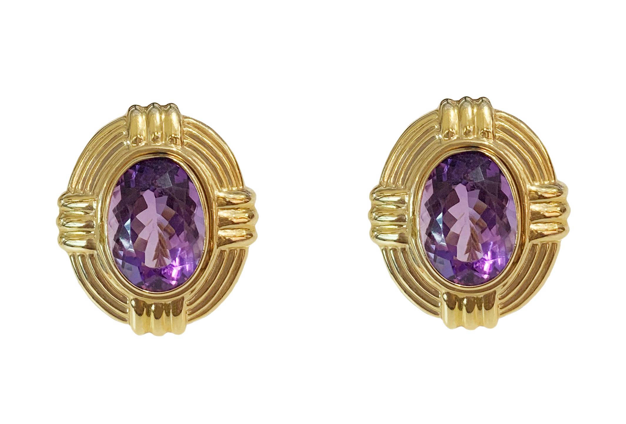 Yellow Gold Earrings with Amethyst In New Condition For Sale In New York, NY
