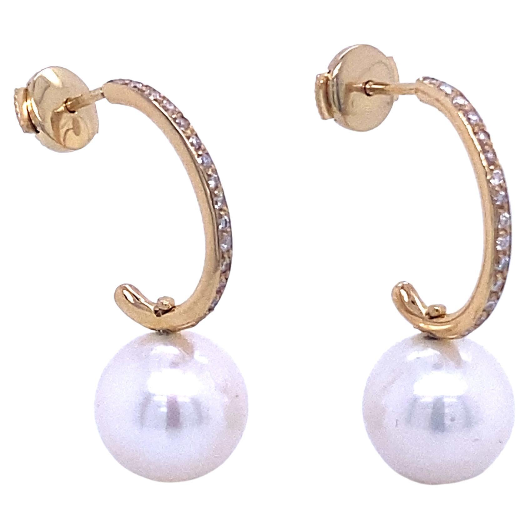 Yellow Gold Earrings with Pearl and Diamonds 0.21 Carat For Sale