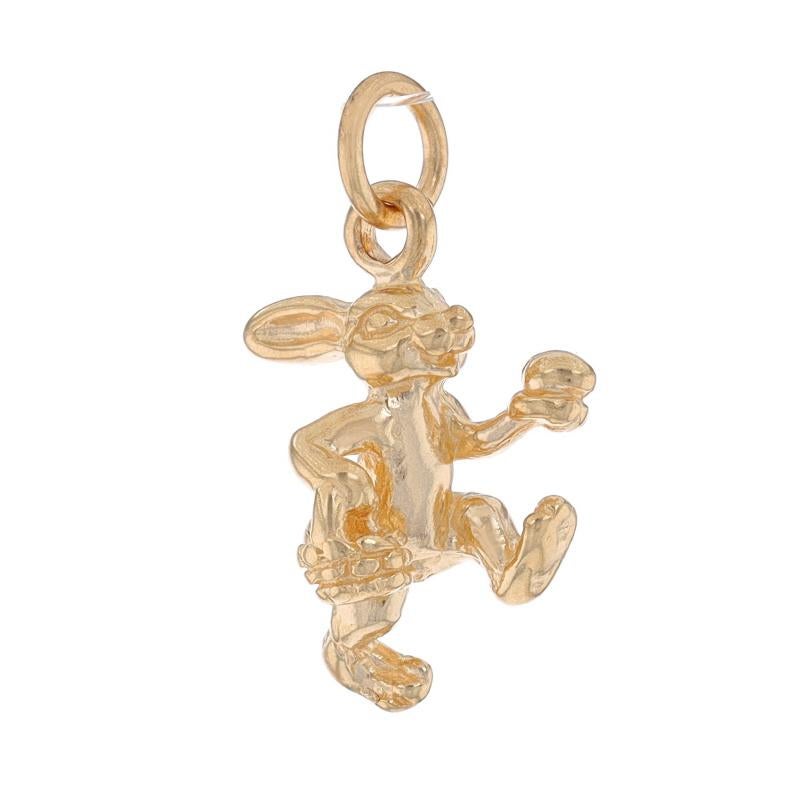 Metal Content: 14k Yellow Gold

Theme: Easter Bunny Rabbit, Peter Cottontail, Spring Holiday

Measurements

Tall (from stationary bail): 21/32