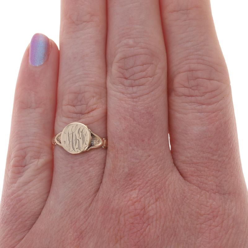 Bague chevalière édouardienne en or jaune - 10k Antique Monogram MKS Initials Excellent état - En vente à Greensboro, NC