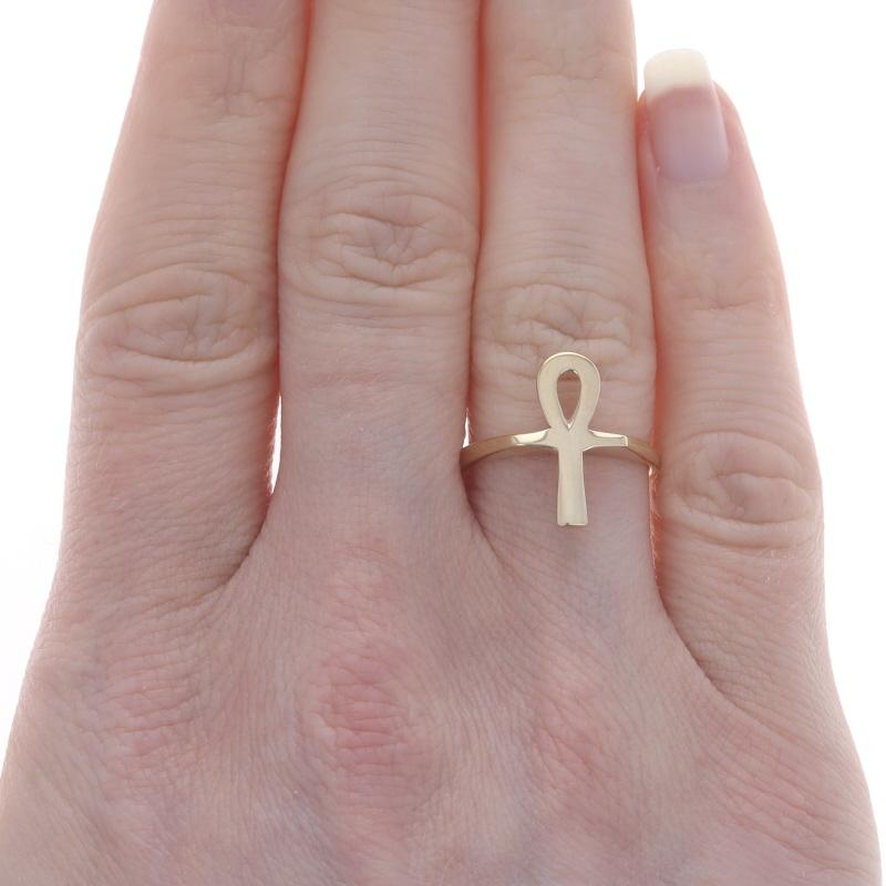 Yellow Gold Egyptian Ankh Statement Ring - 10k Life Faith Hieroglyph In Excellent Condition For Sale In Greensboro, NC