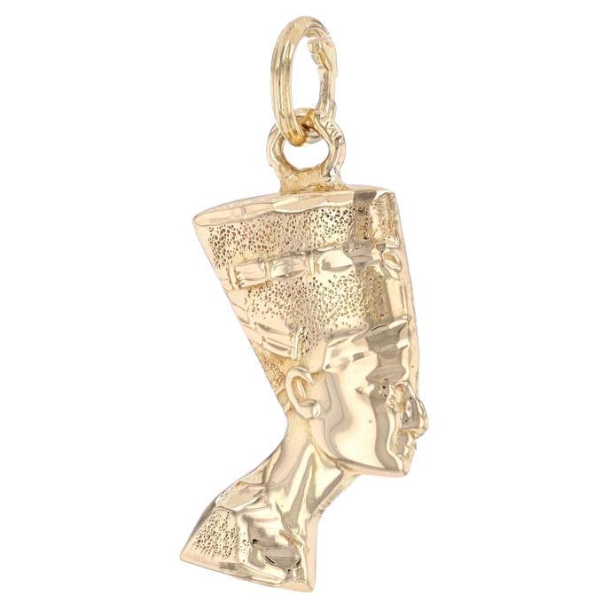 Yellow Gold Egyptian Queen Pendant - 18k Nefertiti Ancient History For Sale