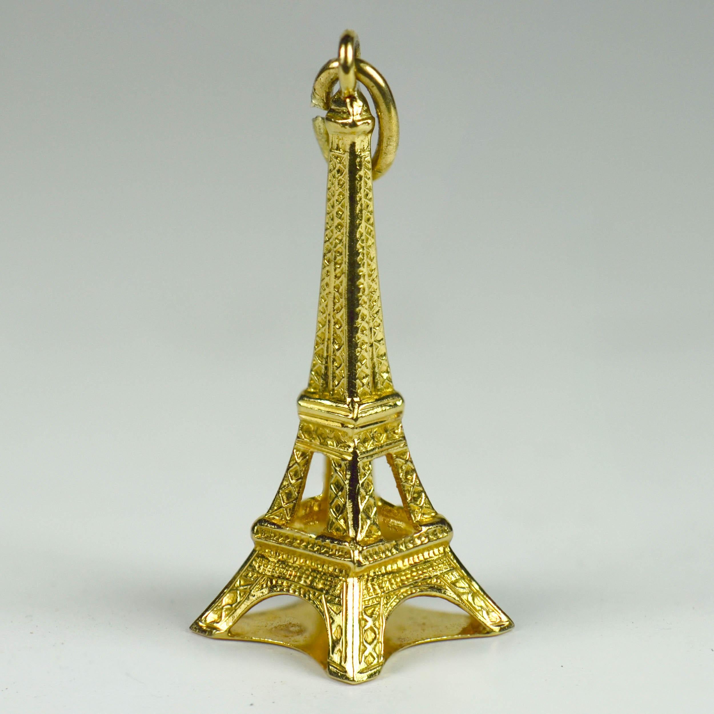 An 18 karat yellow gold charm designed as the Eiffel Tower. 
Marked CB for Carl Baumeister and 750 for 18 karat gold.

Measurements: 4 x 1.2 x 1.2cm
Weight: 3.17 grams.