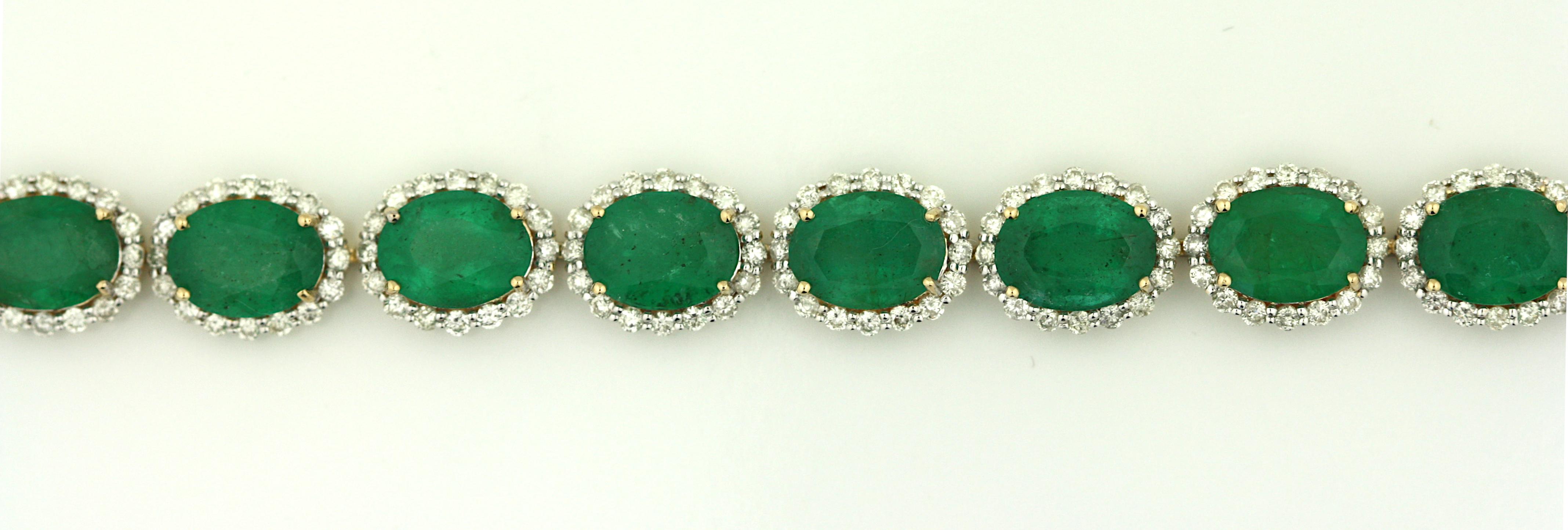 Yellow Gold Emerald and Diamond bracelet In Excellent Condition In Palm Beach, FL