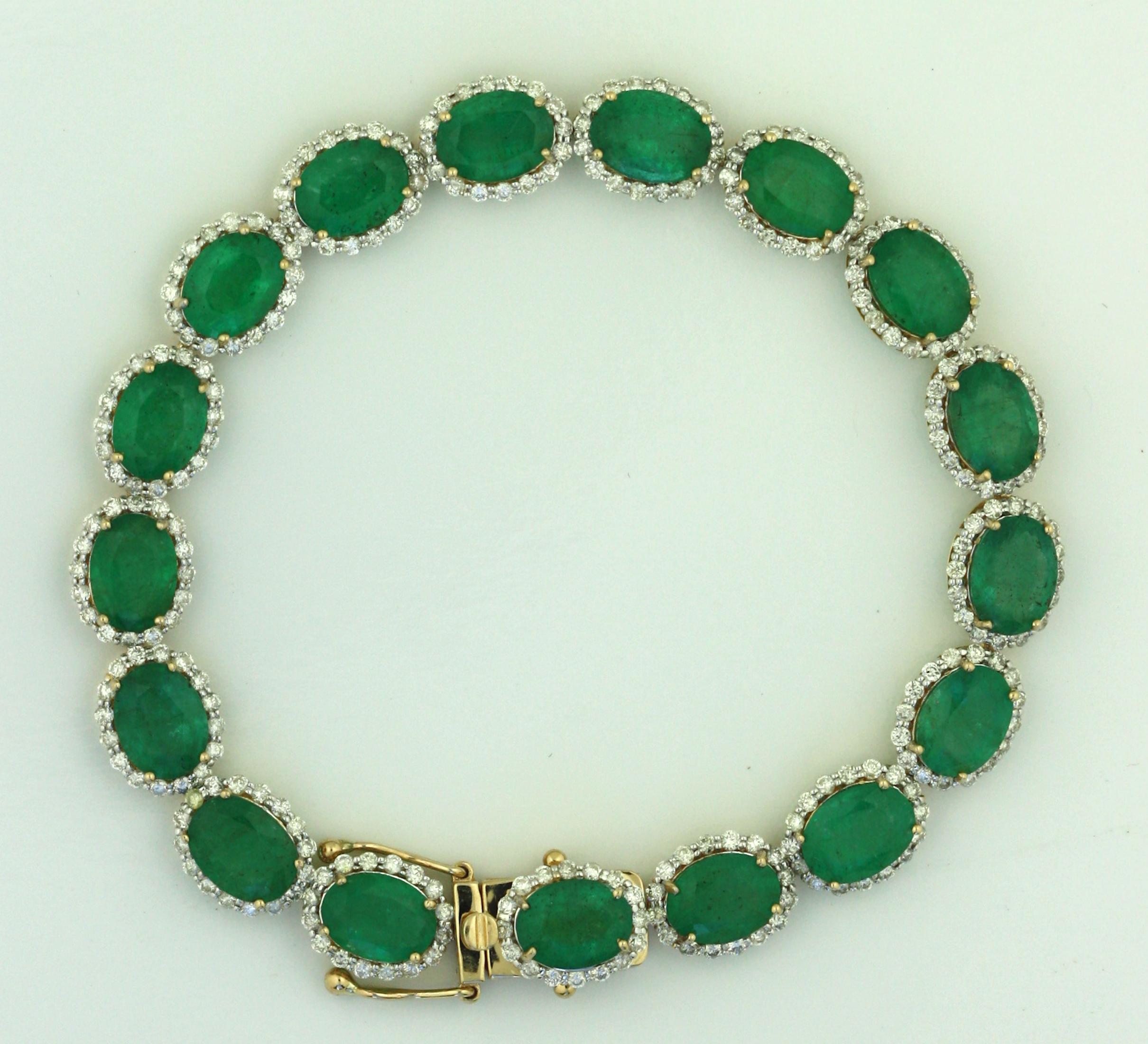 Women's or Men's Yellow Gold Emerald and Diamond bracelet