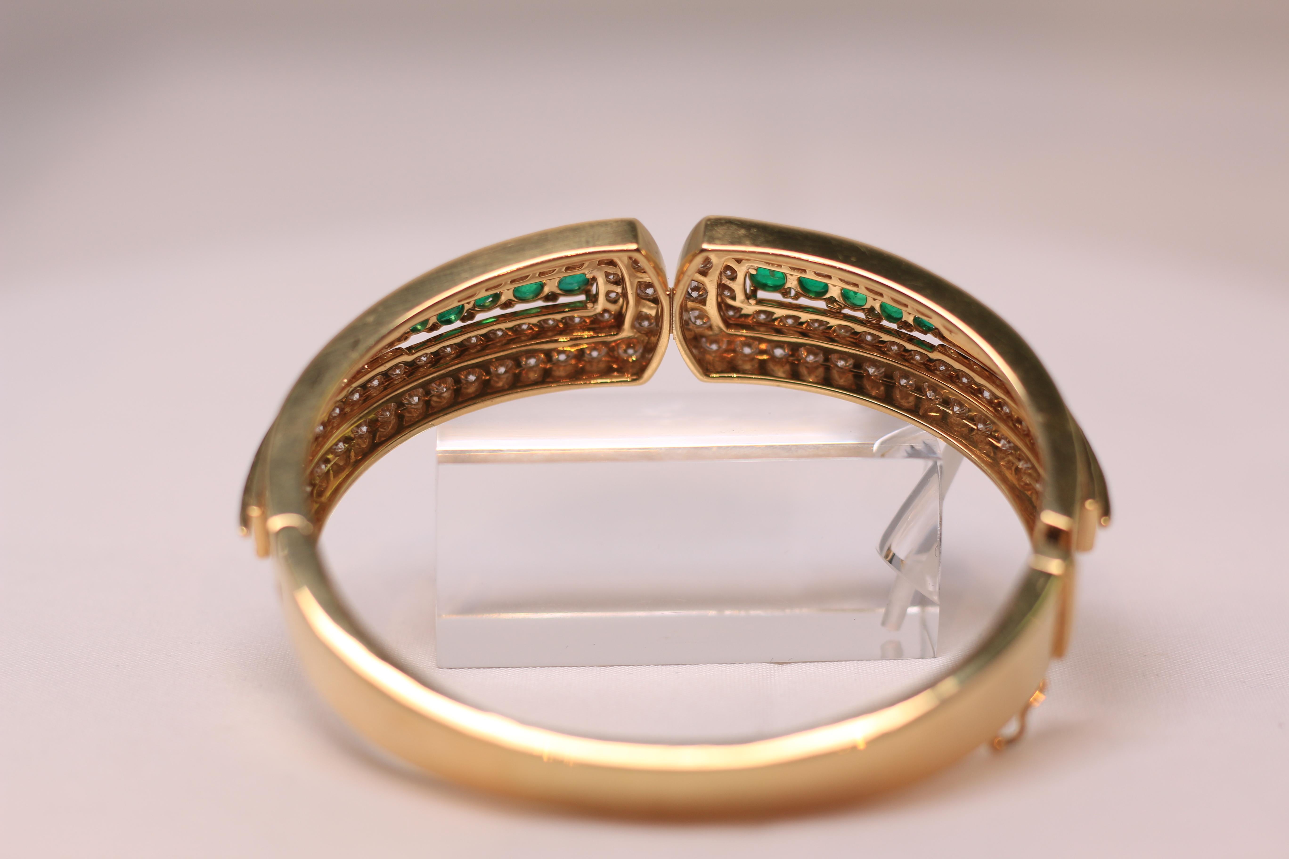 Modern Yellow Gold Emerald and Pave Diamond Bangle Bracelet