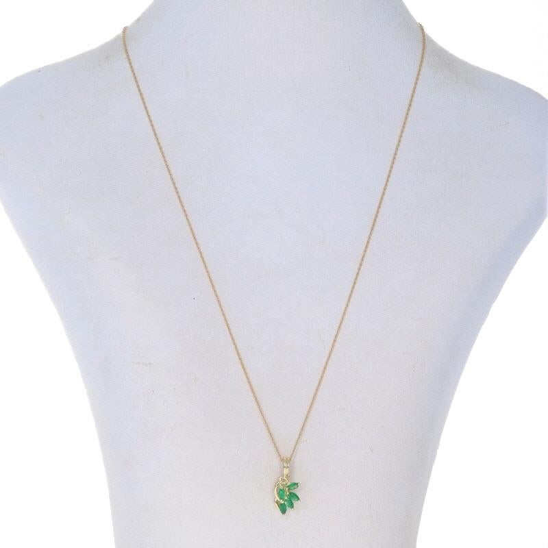 Taille Marquise Collier grappe d'émeraudes 18 1/4