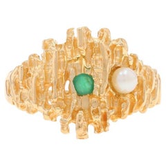 Bague asymétrique ronde en or jaune 14 carats avec perles de culture et émeraudes