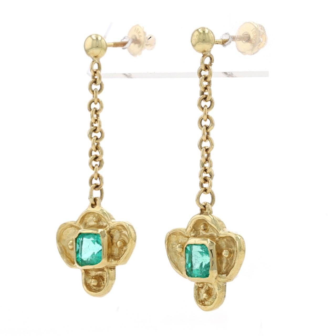 Yellow Gold Emerald Dangle Earrings 18k Square 2.04ctw Flowers Pierced

Stone Information:
Natural Emeralds
Treatment: Oiling
Carat(s): 2.04ctw
Cut: Square
Color: Green
Stone Note: Colombian
Total Carats: 2.04ctw

Additional Information:
Material: